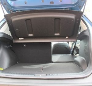 Hyundai Creta 2021, rear interior trunk view, 60 40 split seat and cargo cover